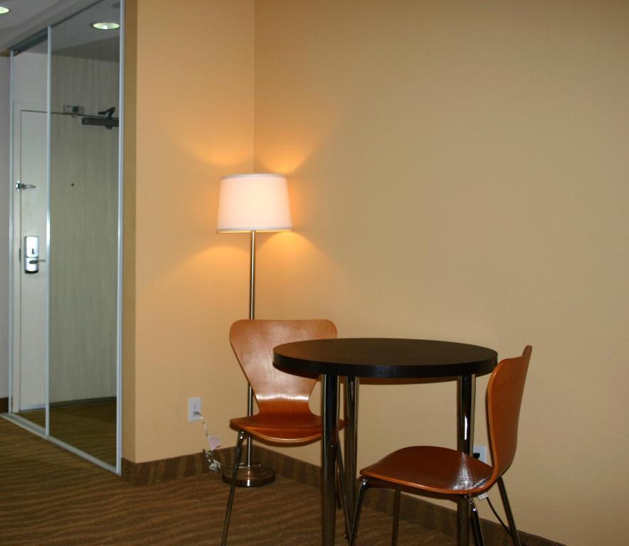 Super 8 By Wyndham Indio Hotel Room photo